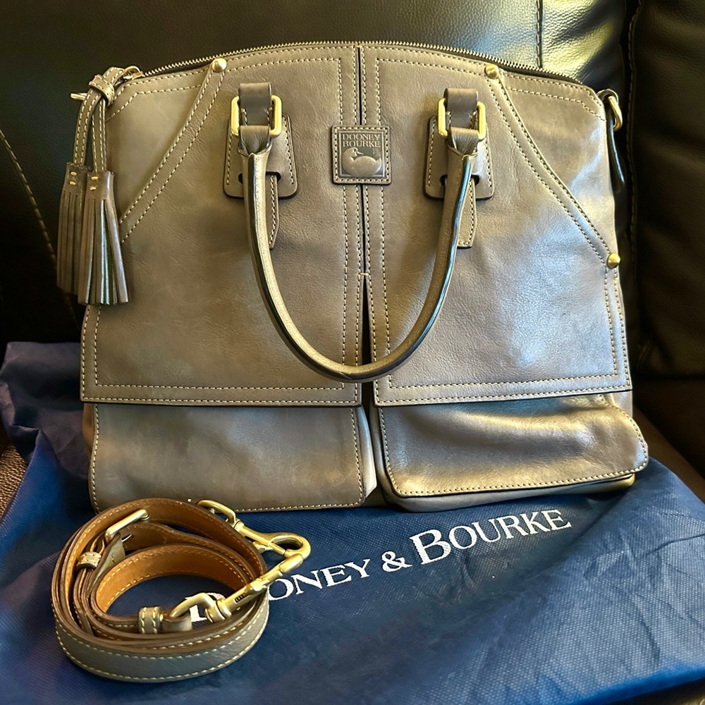 EUC Dooney and Bourke Leather Convertible Crossbody